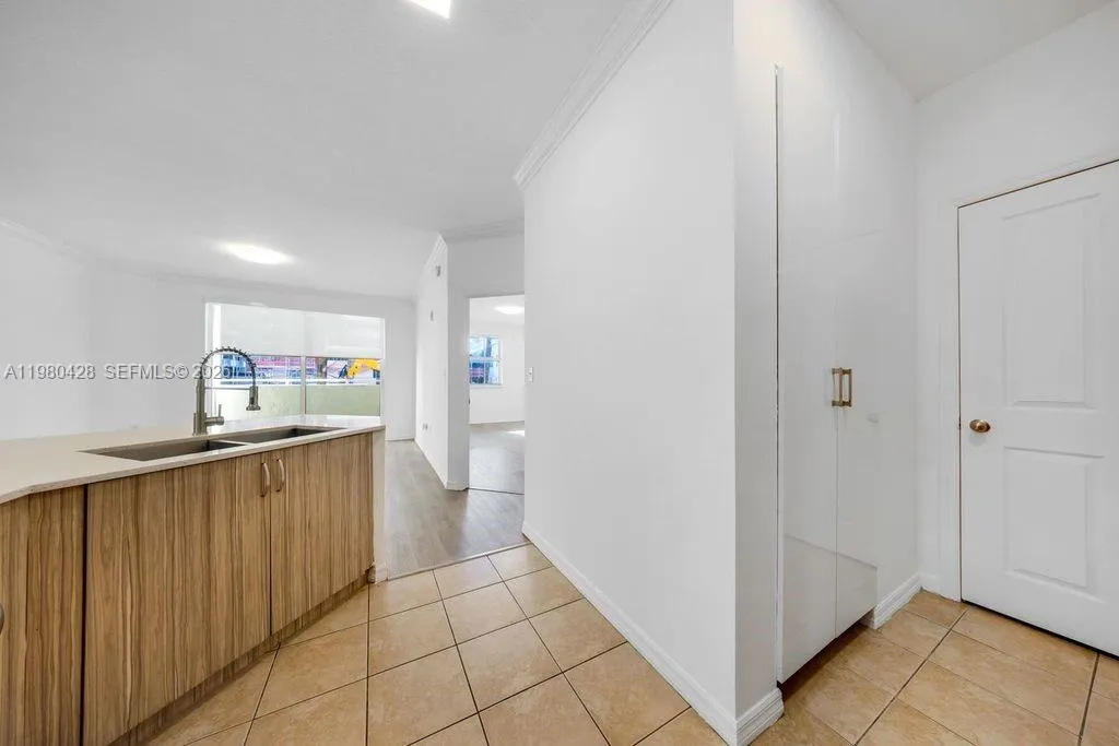 9172 Collins Ave 212, Surfside, Florida 33154, Surfside, Florida 33154, 2 Bedrooms Bedrooms, ,2 BathroomsBathrooms,Residential Lease,For Rent,9172 Collins Ave 212, Surfside, Florida 33154,A11980428