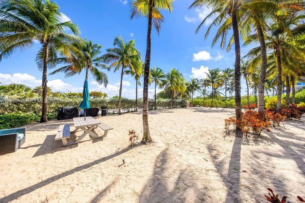 9172 Collins Ave 212, Surfside, Florida 33154, Surfside, Florida 33154, 2 Bedrooms Bedrooms, ,2 BathroomsBathrooms,Residential Lease,For Rent,9172 Collins Ave 212, Surfside, Florida 33154,A11980428