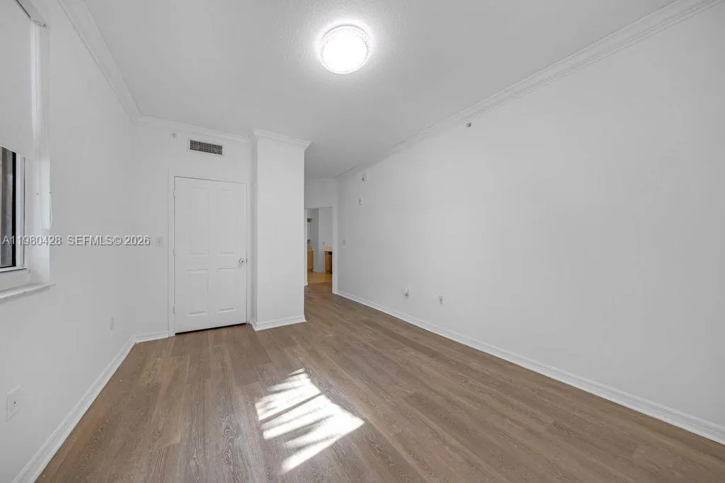 9172 Collins Ave 212, Surfside, Florida 33154, Surfside, Florida 33154, 2 Bedrooms Bedrooms, ,2 BathroomsBathrooms,Residential Lease,For Rent,9172 Collins Ave 212, Surfside, Florida 33154,A11980428