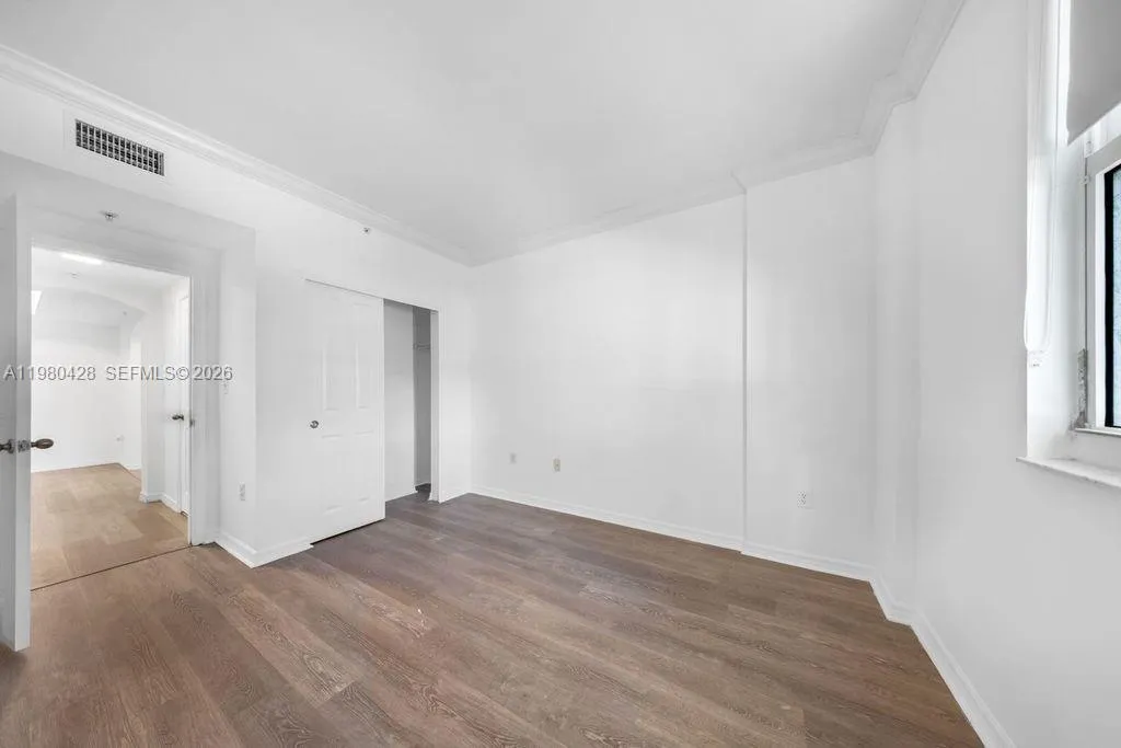 9172 Collins Ave 212, Surfside, Florida 33154, Surfside, Florida 33154, 2 Bedrooms Bedrooms, ,2 BathroomsBathrooms,Residential Lease,For Rent,9172 Collins Ave 212, Surfside, Florida 33154,A11980428