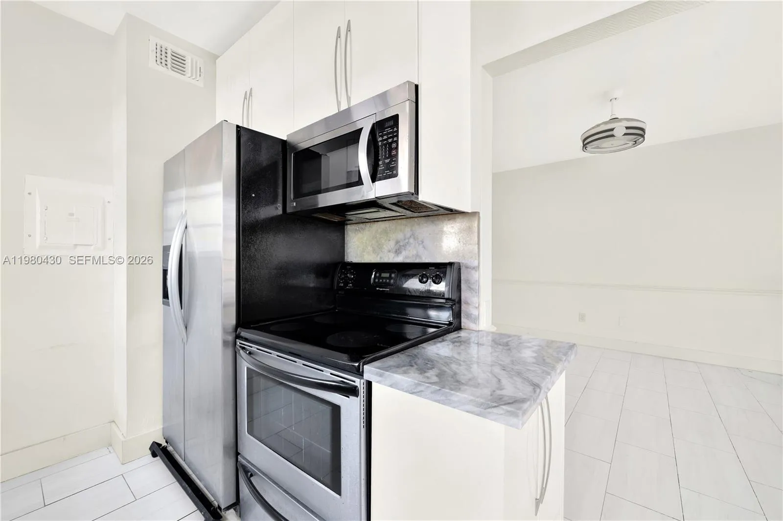 610 8th St 102, Miami Beach, Florida 33139, Miami Beach, Florida 33139, 2 Bedrooms Bedrooms, ,2 BathroomsBathrooms,Residential,For Sale,610 8th St 102, Miami Beach, Florida 33139,A11980430