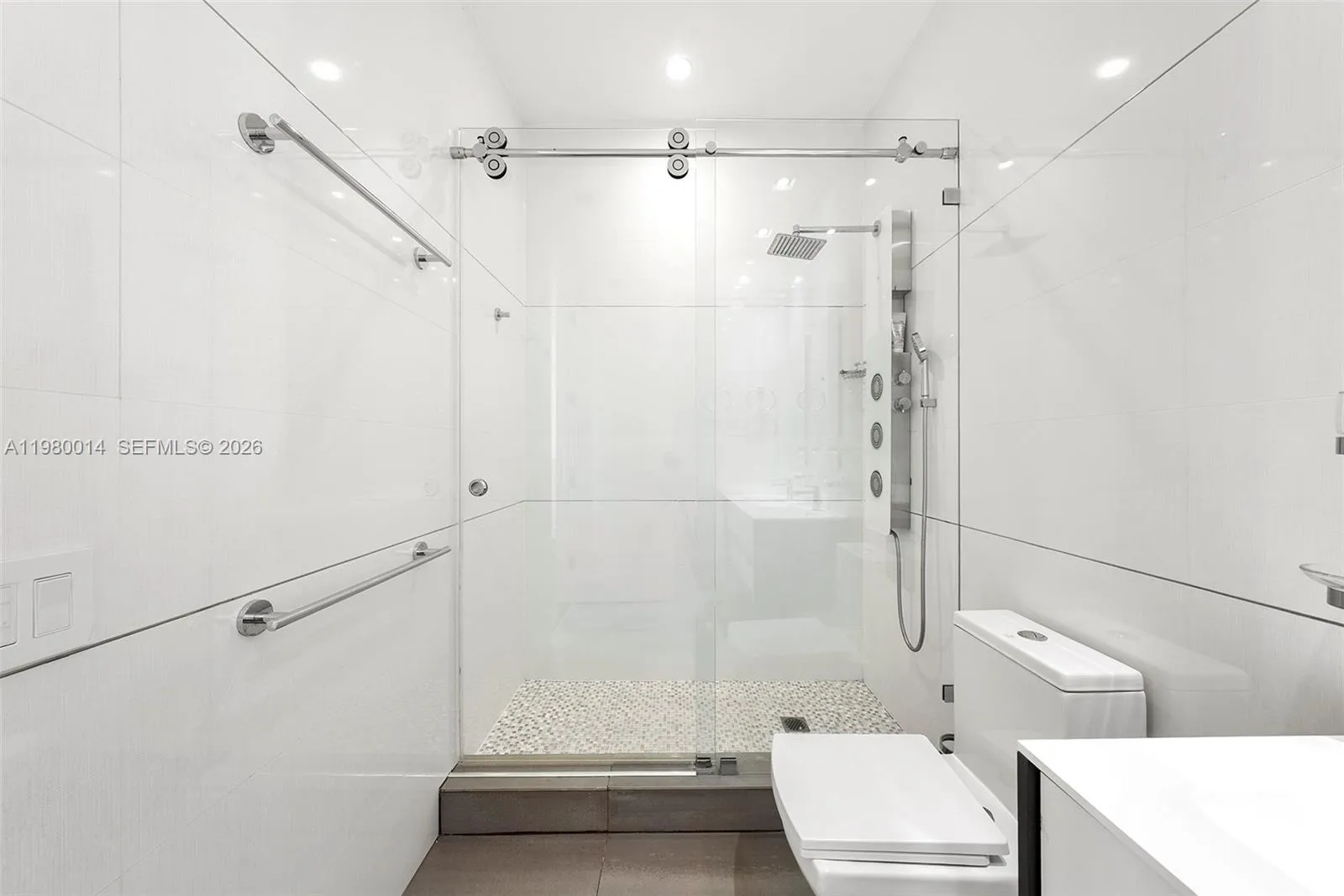 822 Meridian Ln, Hollywood, Florida 33019, Hollywood, Florida 33019, 5 Bedrooms Bedrooms, ,4 BathroomsBathrooms,Residential,For Sale,822 Meridian Ln, Hollywood, Florida 33019,A11980014