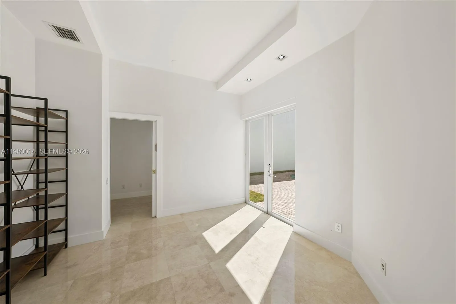 822 Meridian Ln, Hollywood, Florida 33019, Hollywood, Florida 33019, 5 Bedrooms Bedrooms, ,4 BathroomsBathrooms,Residential,For Sale,822 Meridian Ln, Hollywood, Florida 33019,A11980014