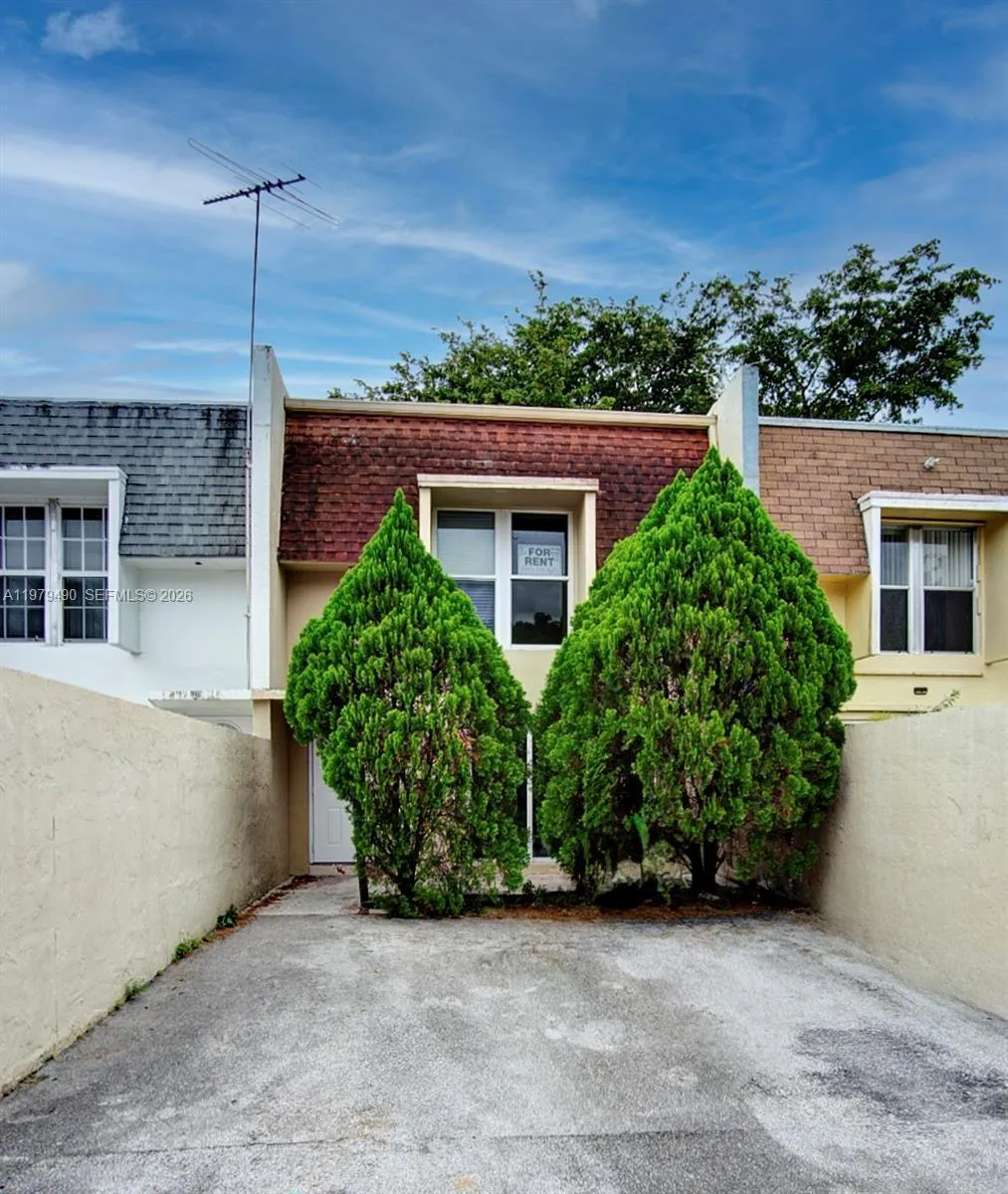 6252 Highland Ct, North Lauderdale, Florida 33068, North Lauderdale, Florida 33068, 4 Bedrooms Bedrooms, ,2 BathroomsBathrooms,Residential Lease,For Rent,6252 Highland Ct, North Lauderdale, Florida 33068,A11979490