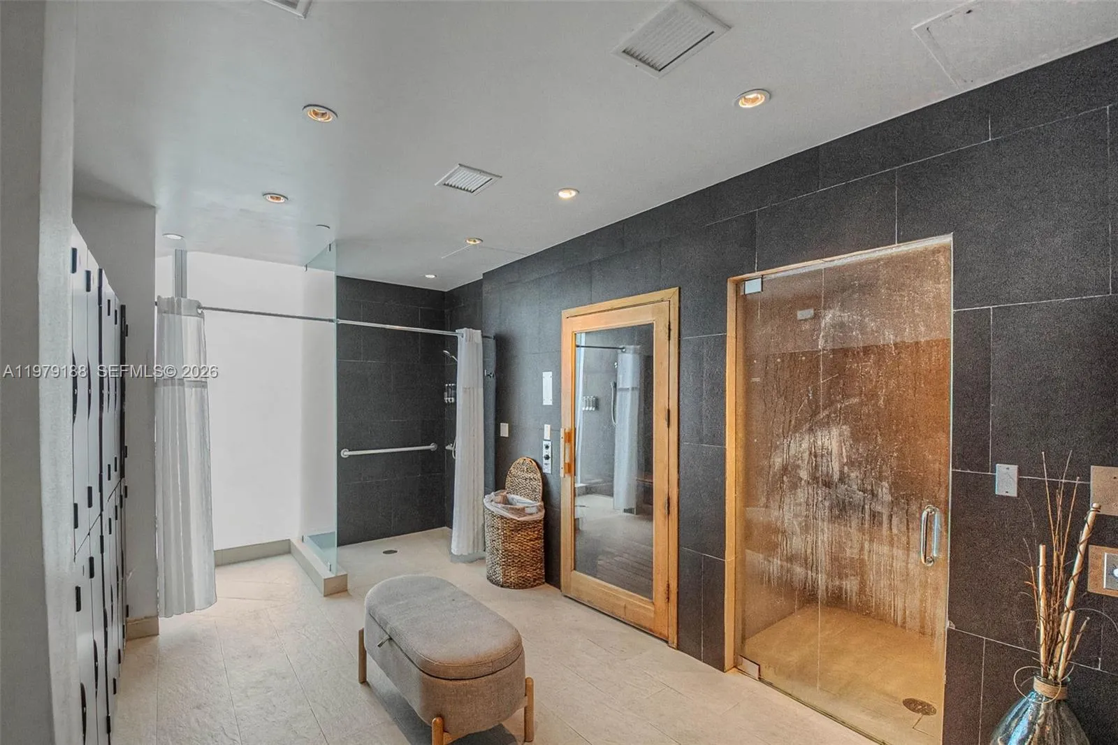 Sunny Isles Beach, Florida 33160, 2 Bedrooms Bedrooms, ,2 BathroomsBathrooms,Residential,For Sale,A11979188