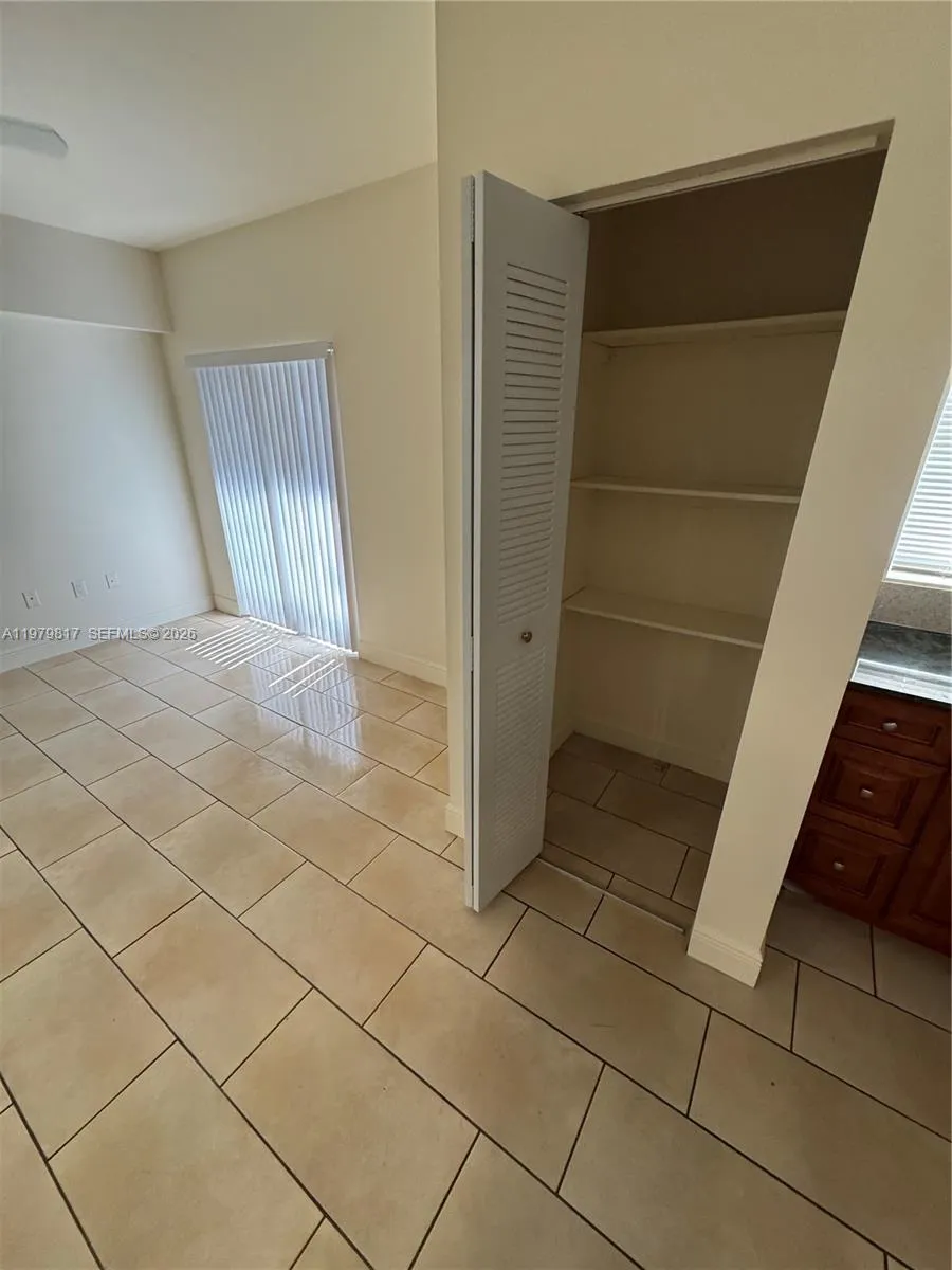 1315 Nw 1st St 101, Miami, Florida 33125, Miami, Florida 33125, 1 Bedroom Bedrooms, ,1 BathroomBathrooms,Residential Lease,For Rent,1315 Nw 1st St 101, Miami, Florida 33125,A11979817
