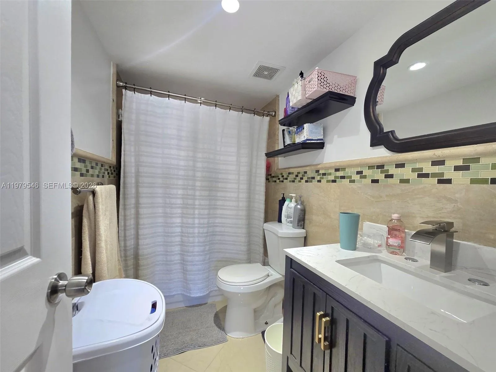 6940 Miami Gardens Dr 1-327, Hialeah, Florida 3301, Hialeah, Florida 33015, 1 Bedroom Bedrooms, ,1 BathroomBathrooms,Residential Lease,For Rent,6940 Miami Gardens Dr 1-327, Hialeah, Florida 3301,A11979546