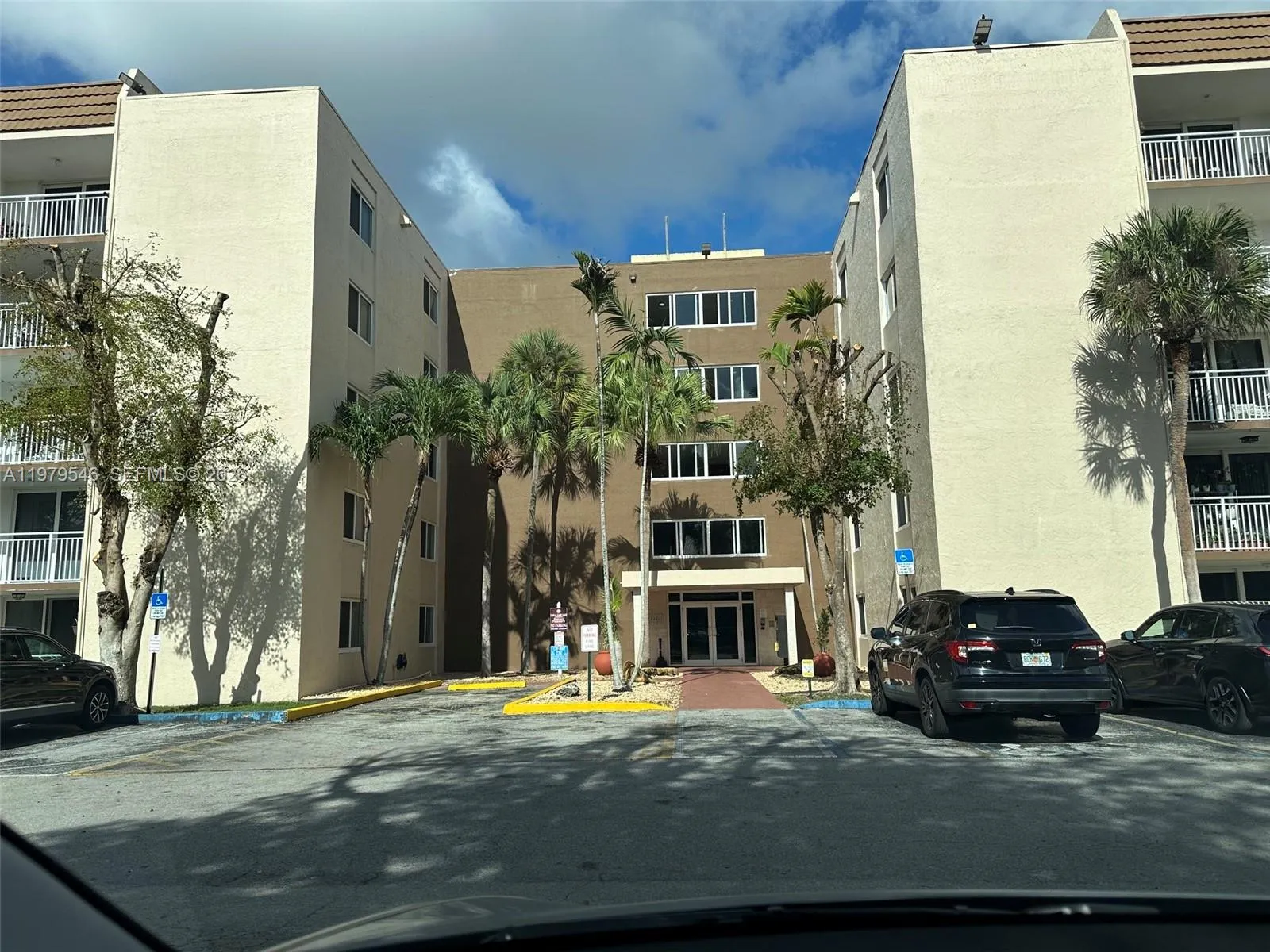 6940 Miami Gardens Dr 1-327, Hialeah, Florida 3301, Hialeah, Florida 33015, 1 Bedroom Bedrooms, ,1 BathroomBathrooms,Residential Lease,For Rent,6940 Miami Gardens Dr 1-327, Hialeah, Florida 3301,A11979546