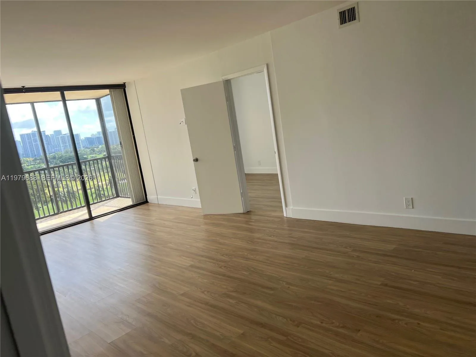 20301 W Country Club Dr 1024, Aventura, Florida 33, Aventura, Florida 33180, 2 Bedrooms Bedrooms, ,2 BathroomsBathrooms,Residential Lease,For Rent,20301 W Country Club Dr 1024, Aventura, Florida 33,A11979688
