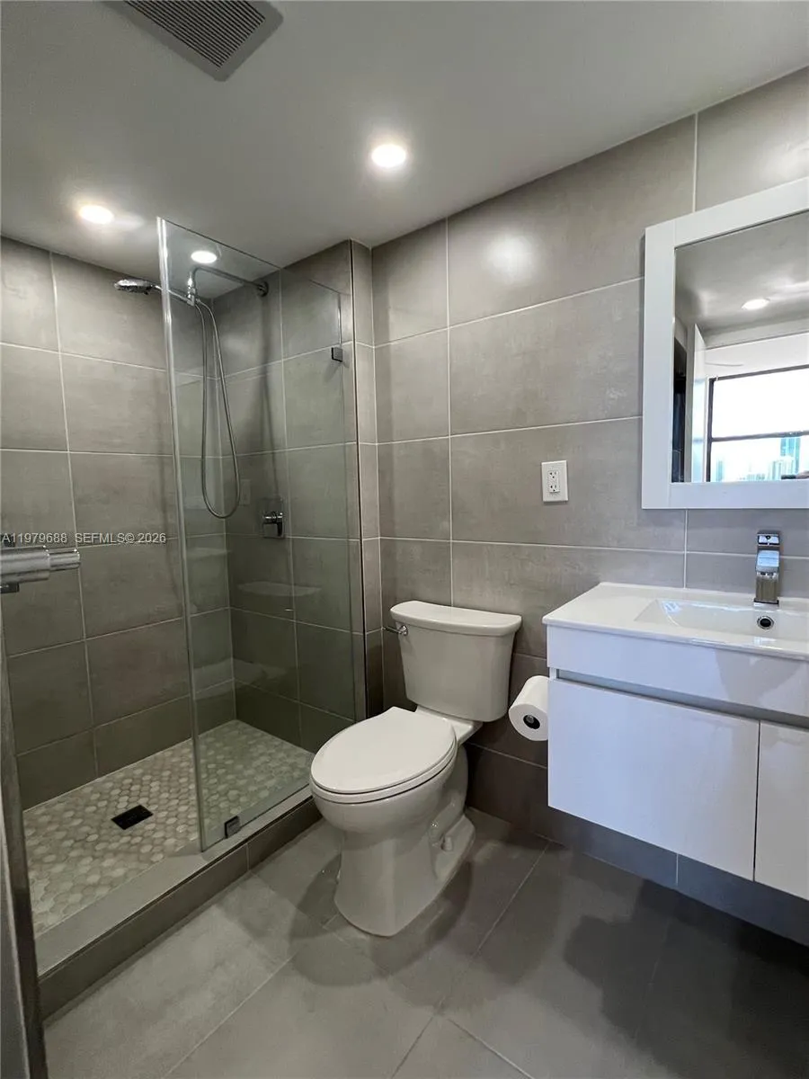 20301 W Country Club Dr 1024, Aventura, Florida 33, Aventura, Florida 33180, 2 Bedrooms Bedrooms, ,2 BathroomsBathrooms,Residential Lease,For Rent,20301 W Country Club Dr 1024, Aventura, Florida 33,A11979688