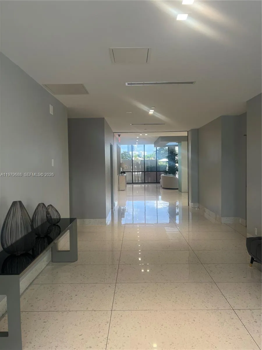20301 W Country Club Dr 1024, Aventura, Florida 33, Aventura, Florida 33180, 2 Bedrooms Bedrooms, ,2 BathroomsBathrooms,Residential Lease,For Rent,20301 W Country Club Dr 1024, Aventura, Florida 33,A11979688