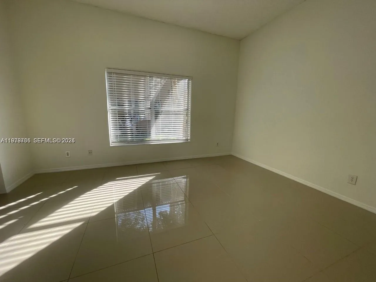 16309 Emerald Cove Rd 16309, Weston, Florida 33331, Weston, Florida 33331, 2 Bedrooms Bedrooms, ,2 BathroomsBathrooms,Residential Lease,For Rent,16309 Emerald Cove Rd 16309, Weston, Florida 33331,A11979736