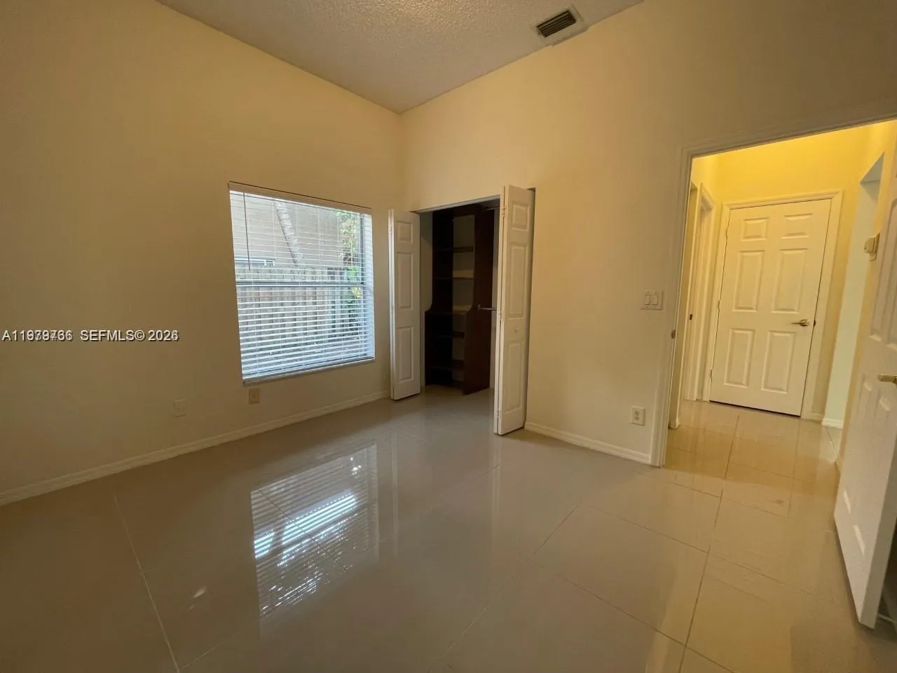 16309 Emerald Cove Rd 16309, Weston, Florida 33331, Weston, Florida 33331, 2 Bedrooms Bedrooms, ,2 BathroomsBathrooms,Residential Lease,For Rent,16309 Emerald Cove Rd 16309, Weston, Florida 33331,A11979736