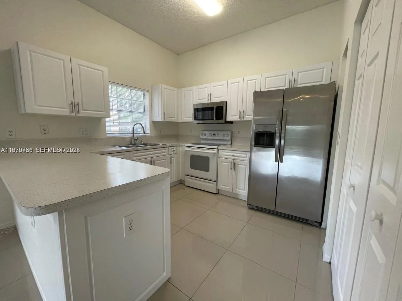16309 Emerald Cove Rd 16309, Weston, Florida 33331, Weston, Florida 33331, 2 Bedrooms Bedrooms, ,2 BathroomsBathrooms,Residential Lease,For Rent,16309 Emerald Cove Rd 16309, Weston, Florida 33331,A11979736