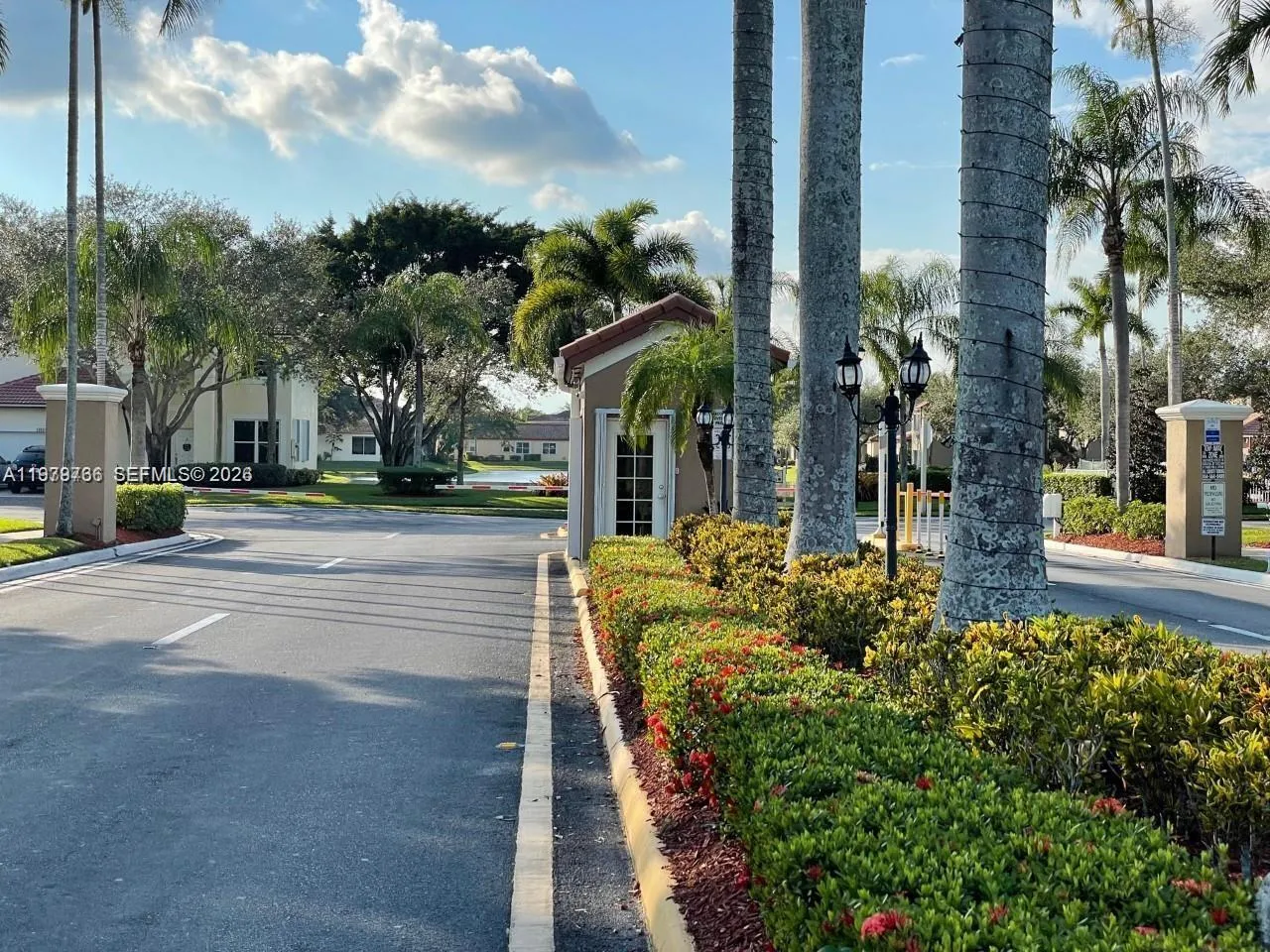 16309 Emerald Cove Rd 16309, Weston, Florida 33331, Weston, Florida 33331, 2 Bedrooms Bedrooms, ,2 BathroomsBathrooms,Residential Lease,For Rent,16309 Emerald Cove Rd 16309, Weston, Florida 33331,A11979736