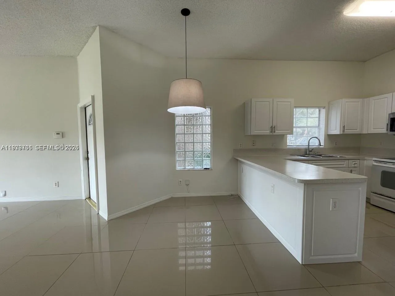 16309 Emerald Cove Rd 16309, Weston, Florida 33331, Weston, Florida 33331, 2 Bedrooms Bedrooms, ,2 BathroomsBathrooms,Residential Lease,For Rent,16309 Emerald Cove Rd 16309, Weston, Florida 33331,A11979736