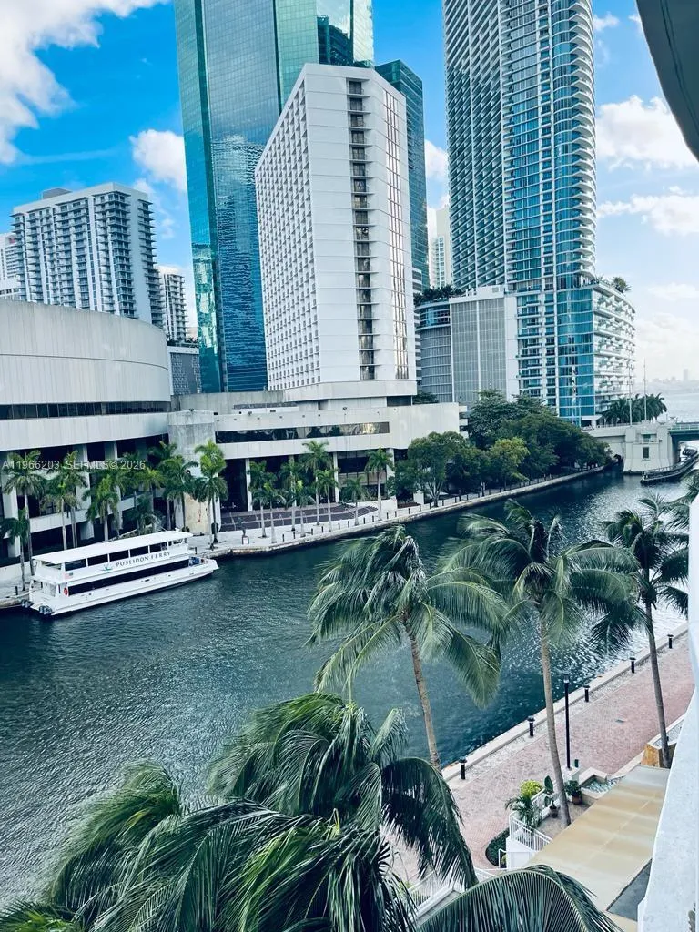 31 Se 5th St 601, Miami, Florida 33131, Miami, Florida 33131, 2 Bedrooms Bedrooms, ,2 BathroomsBathrooms,Residential Lease,For Rent,31 Se 5th St 601, Miami, Florida 33131,A11966203