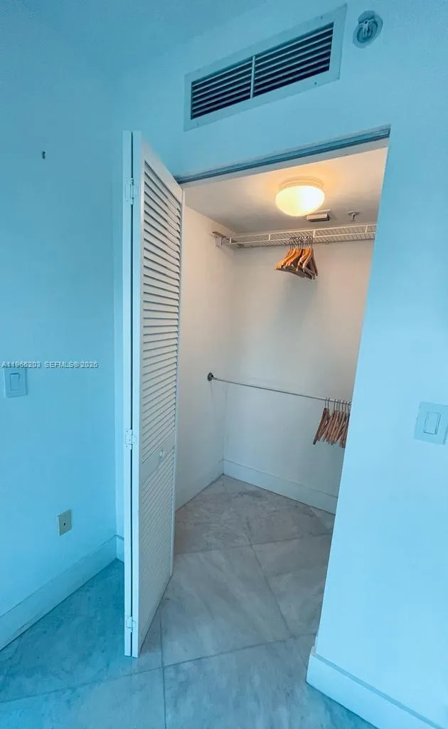 31 Se 5th St 601, Miami, Florida 33131, Miami, Florida 33131, 2 Bedrooms Bedrooms, ,2 BathroomsBathrooms,Residential Lease,For Rent,31 Se 5th St 601, Miami, Florida 33131,A11966203