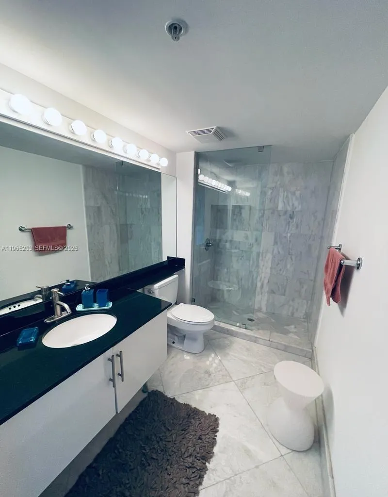 31 Se 5th St 601, Miami, Florida 33131, Miami, Florida 33131, 2 Bedrooms Bedrooms, ,2 BathroomsBathrooms,Residential Lease,For Rent,31 Se 5th St 601, Miami, Florida 33131,A11966203