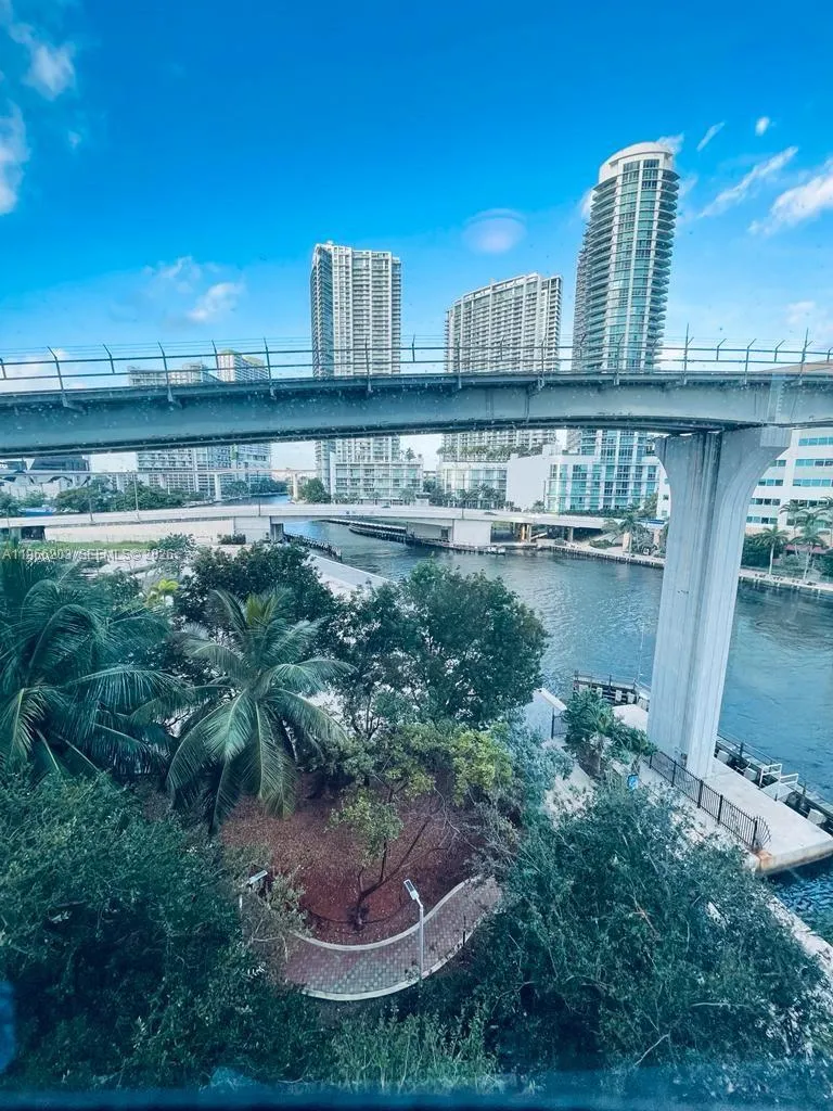 31 Se 5th St 601, Miami, Florida 33131, Miami, Florida 33131, 2 Bedrooms Bedrooms, ,2 BathroomsBathrooms,Residential Lease,For Rent,31 Se 5th St 601, Miami, Florida 33131,A11966203