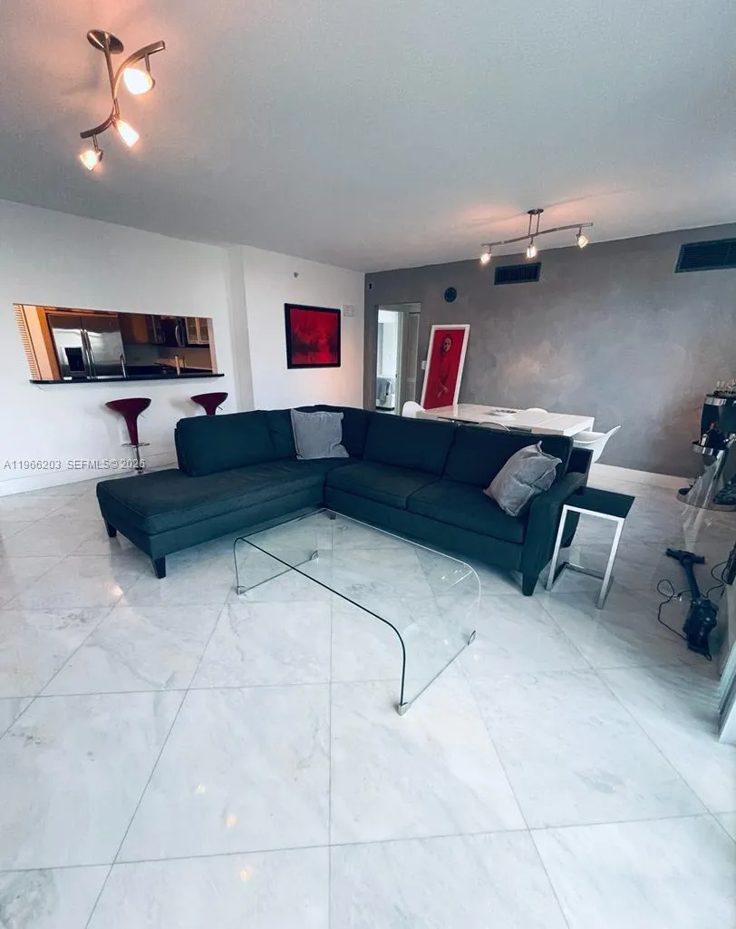 31 Se 5th St 601, Miami, Florida 33131, Miami, Florida 33131, 2 Bedrooms Bedrooms, ,2 BathroomsBathrooms,Residential Lease,For Rent,31 Se 5th St 601, Miami, Florida 33131,A11966203