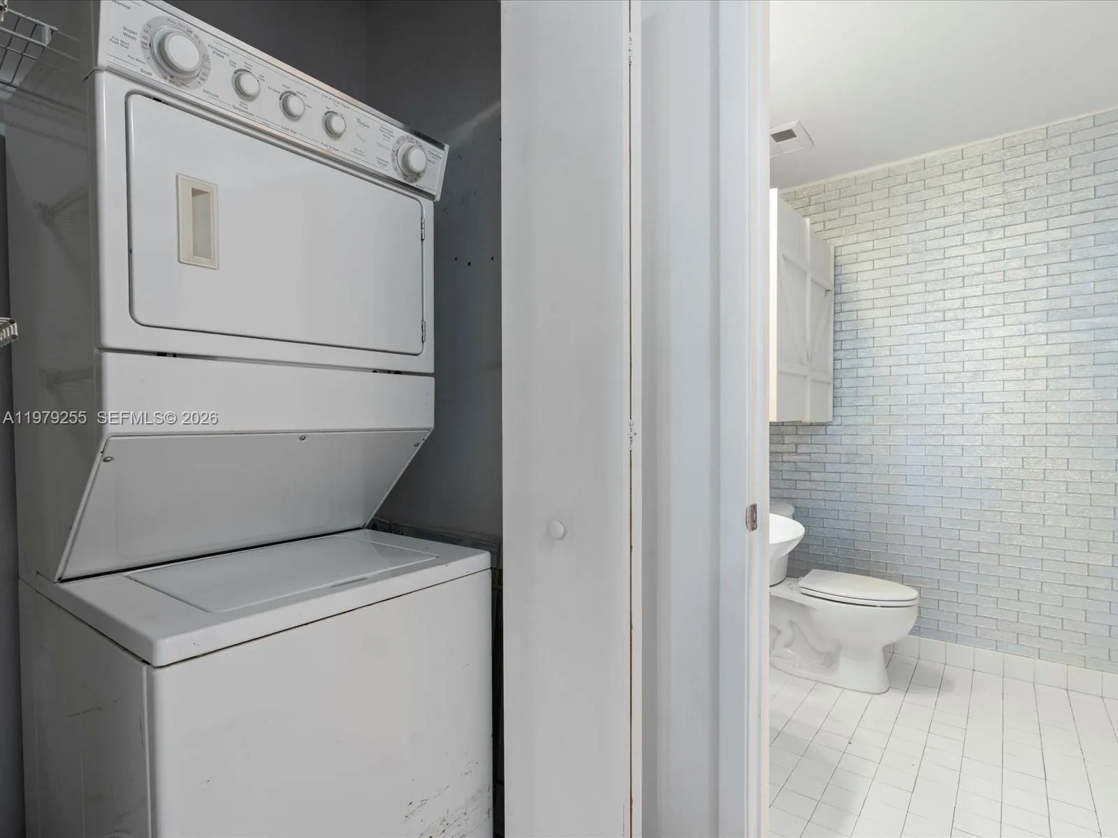10 Sw South River Dr 715, Miami, Florida 33130, Miami, Florida 33130, 2 Bedrooms Bedrooms, ,1 BathroomBathrooms,Residential,For Sale,10 Sw South River Dr 715, Miami, Florida 33130,A11979255