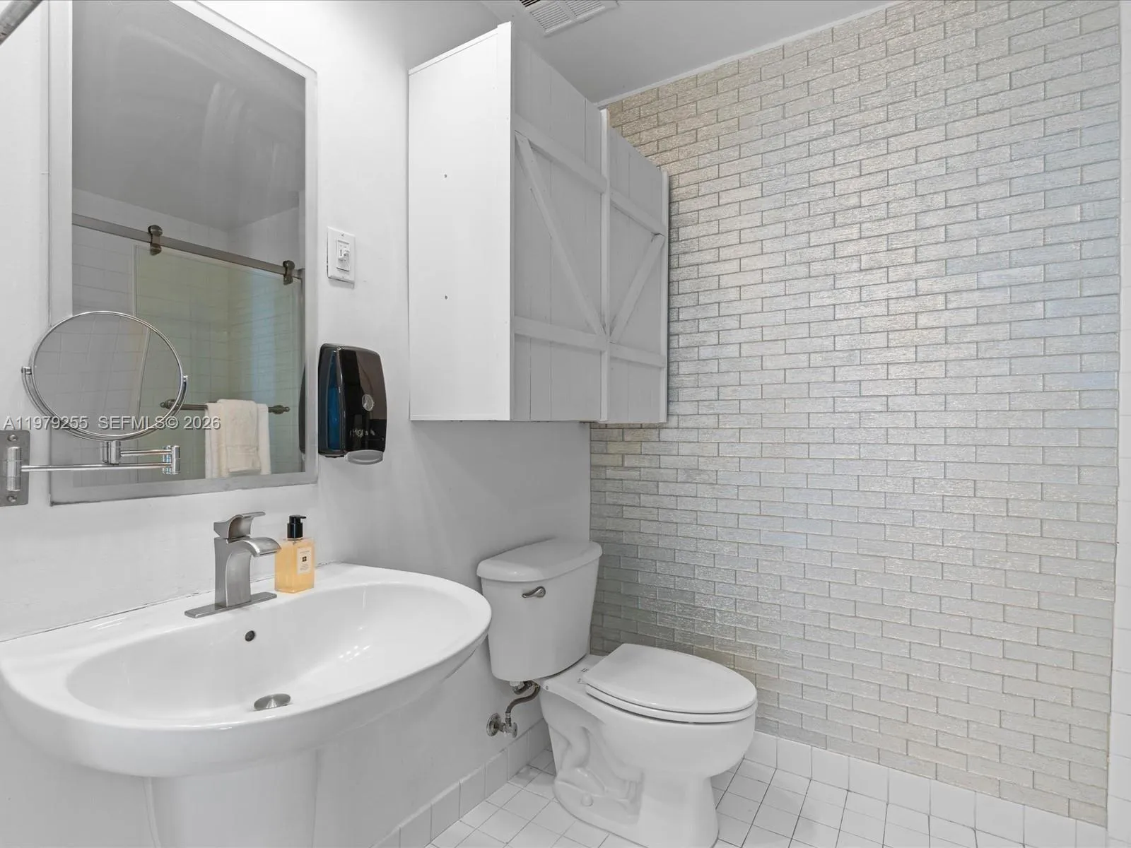 10 Sw South River Dr 715, Miami, Florida 33130, Miami, Florida 33130, 2 Bedrooms Bedrooms, ,1 BathroomBathrooms,Residential,For Sale,10 Sw South River Dr 715, Miami, Florida 33130,A11979255