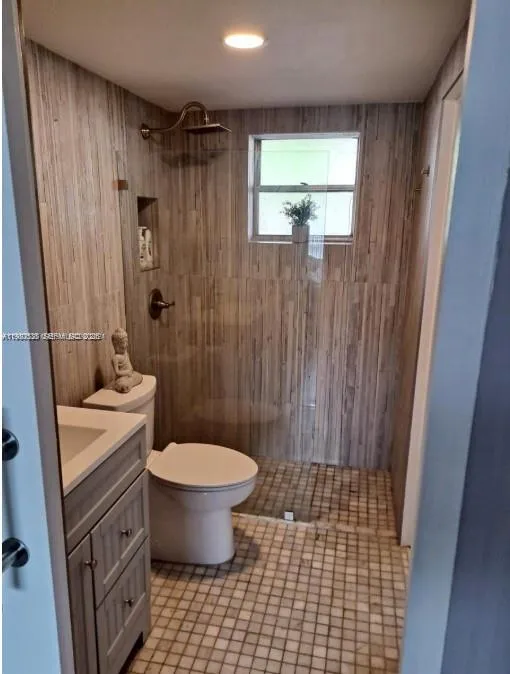 220 Kings Point Dr 106, Sunny Isles Beach, Florida, Sunny Isles Beach, Florida 33160, 1 Bedroom Bedrooms, ,1 BathroomBathrooms,Residential,For Sale,220 Kings Point Dr 106, Sunny Isles Beach, Florida,A11980538