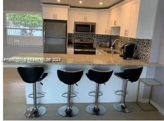 220 Kings Point Dr 106, Sunny Isles Beach, Florida, Sunny Isles Beach, Florida 33160, 1 Bedroom Bedrooms, ,1 BathroomBathrooms,Residential,For Sale,220 Kings Point Dr 106, Sunny Isles Beach, Florida,A11980538