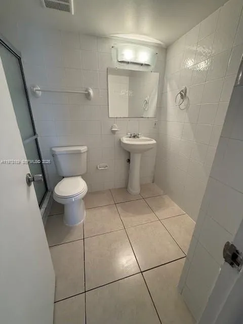 1801 S Treasure Dr 101, North Bay Village, Florida, North Bay Village, Florida 33141, 1 Bedroom Bedrooms, ,1 BathroomBathrooms,Residential Lease,For Rent,1801 S Treasure Dr 101, North Bay Village, Florida,A11978189