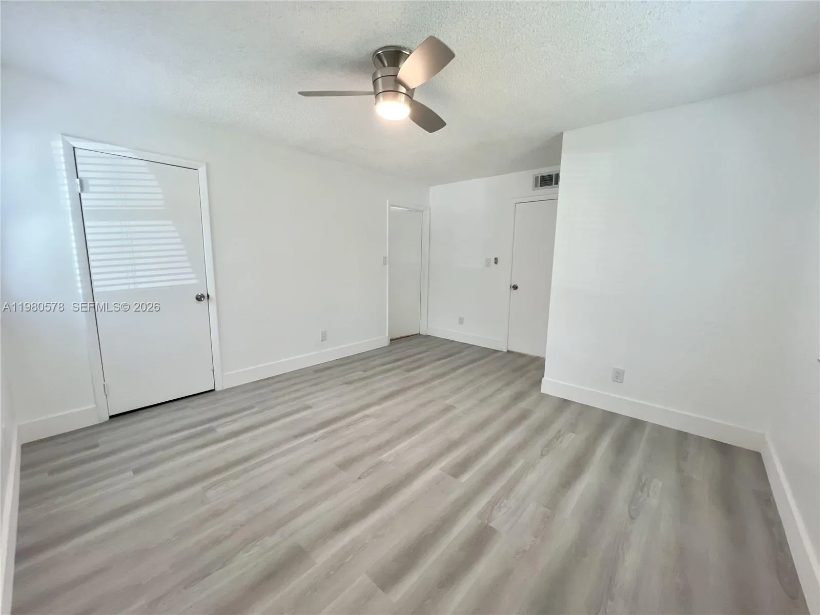 640 S Park Rd 12-4, Hollywood, Florida 33021, Hollywood, Florida 33021, 3 Bedrooms Bedrooms, ,2 BathroomsBathrooms,Residential Lease,For Rent,640 S Park Rd 12-4, Hollywood, Florida 33021,A11980578