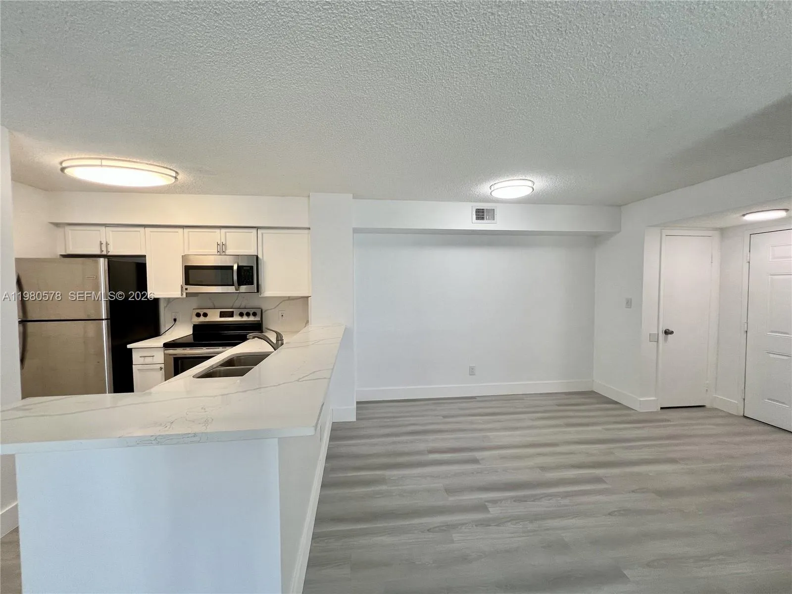640 S Park Rd 12-4, Hollywood, Florida 33021, Hollywood, Florida 33021, 3 Bedrooms Bedrooms, ,2 BathroomsBathrooms,Residential Lease,For Rent,640 S Park Rd 12-4, Hollywood, Florida 33021,A11980578