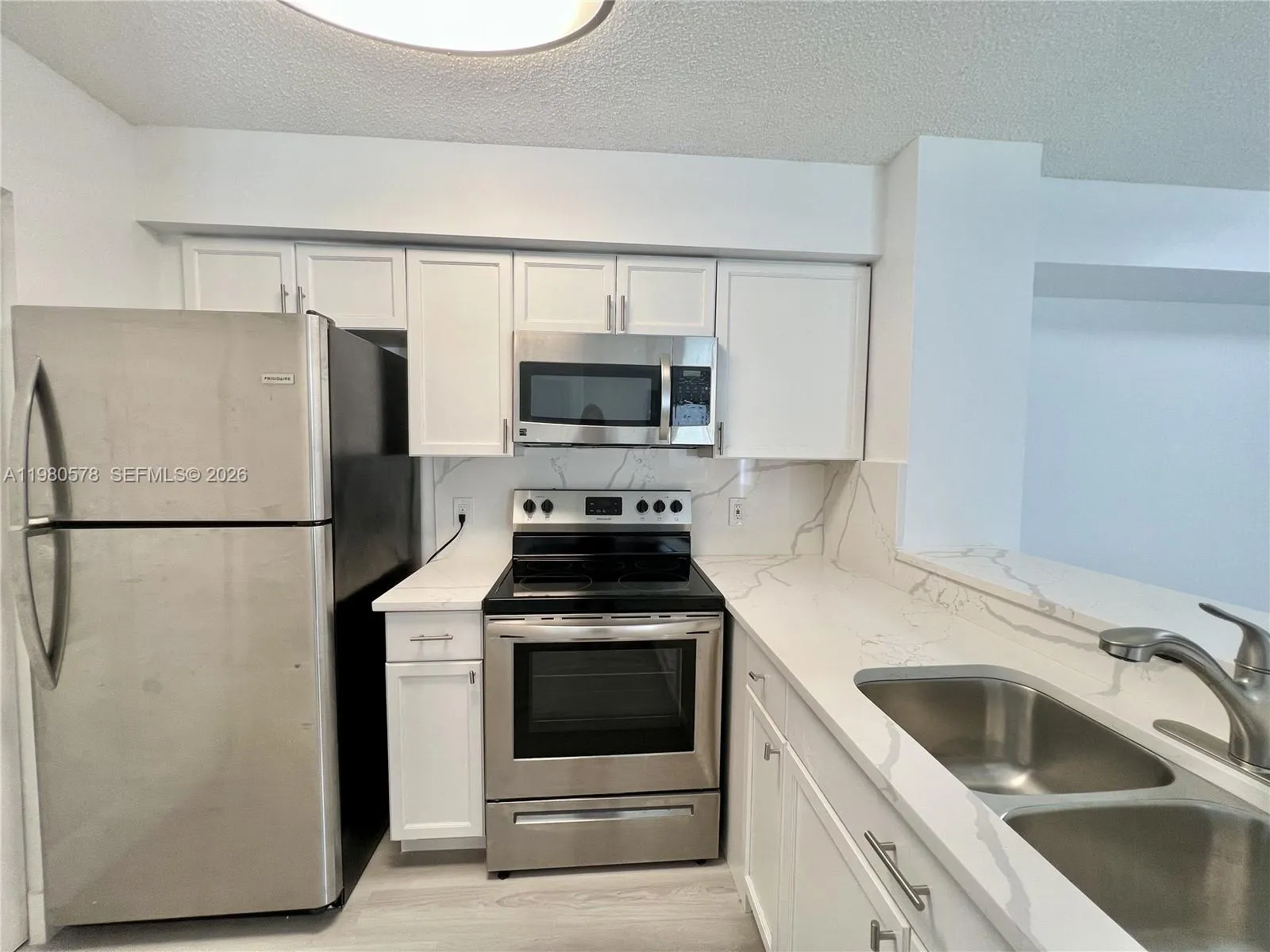 640 S Park Rd 12-4, Hollywood, Florida 33021, Hollywood, Florida 33021, 3 Bedrooms Bedrooms, ,2 BathroomsBathrooms,Residential Lease,For Rent,640 S Park Rd 12-4, Hollywood, Florida 33021,A11980578