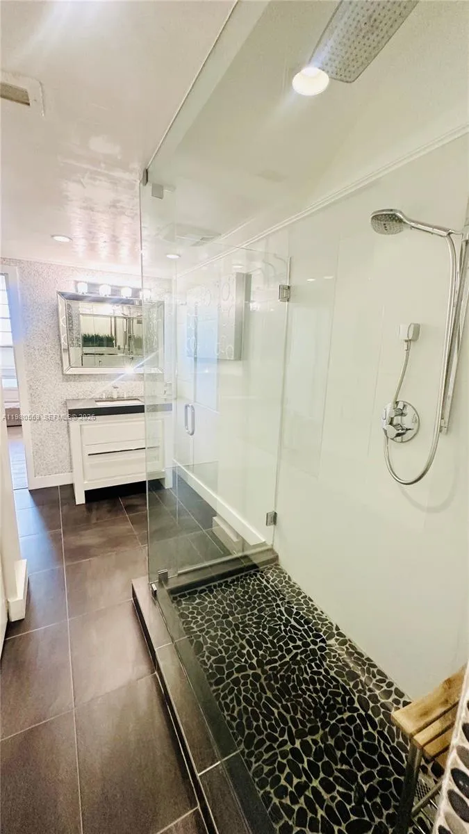 19390 Collins Ave 424, Sunny Isles Beach, Florida, Sunny Isles Beach, Florida 33160, 1 Bedroom Bedrooms, ,1 BathroomBathrooms,Residential,For Sale,19390 Collins Ave 424, Sunny Isles Beach, Florida ,A11980569