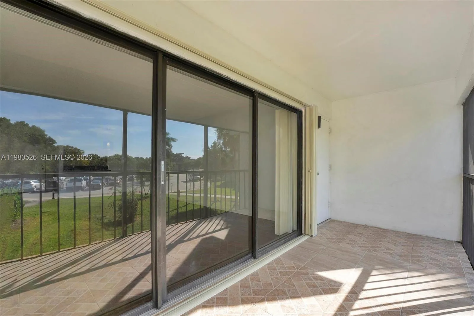 230 Lakeview Dr 206, Weston, Florida 33326, Weston, Florida 33326, 2 Bedrooms Bedrooms, ,2 BathroomsBathrooms,Residential Lease,For Rent,230 Lakeview Dr 206, Weston, Florida 33326,A11980526