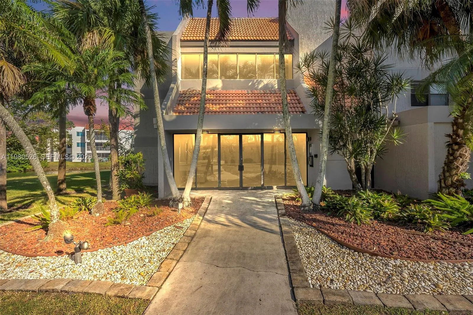 230 Lakeview Dr 206, Weston, Florida 33326, Weston, Florida 33326, 2 Bedrooms Bedrooms, ,2 BathroomsBathrooms,Residential Lease,For Rent,230 Lakeview Dr 206, Weston, Florida 33326,A11980526