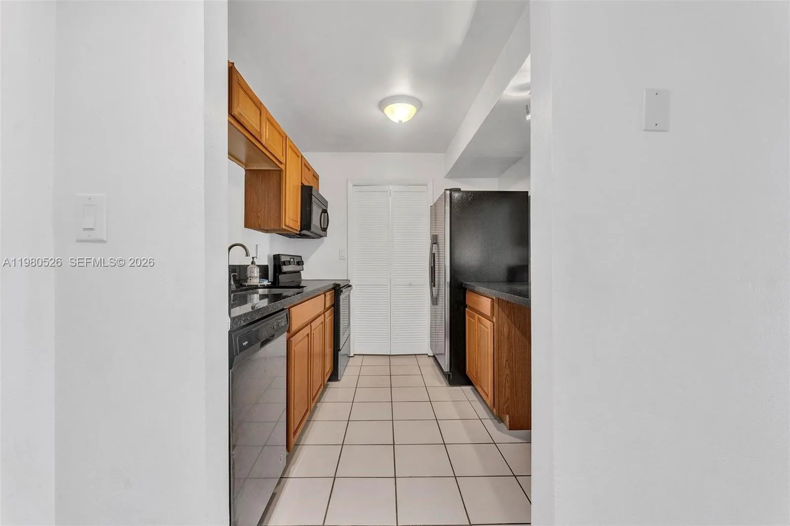 230 Lakeview Dr 206, Weston, Florida 33326, Weston, Florida 33326, 2 Bedrooms Bedrooms, ,2 BathroomsBathrooms,Residential Lease,For Rent,230 Lakeview Dr 206, Weston, Florida 33326,A11980526