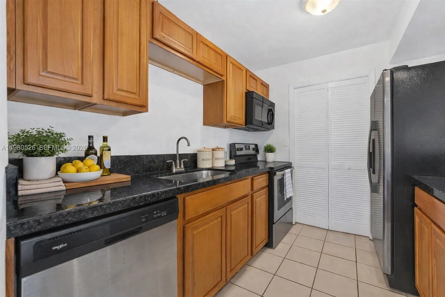 230 Lakeview Dr 206, Weston, Florida 33326, Weston, Florida 33326, 2 Bedrooms Bedrooms, ,2 BathroomsBathrooms,Residential Lease,For Rent,230 Lakeview Dr 206, Weston, Florida 33326,A11980526