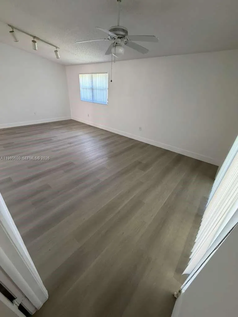 NEW VINYL FLOORING
