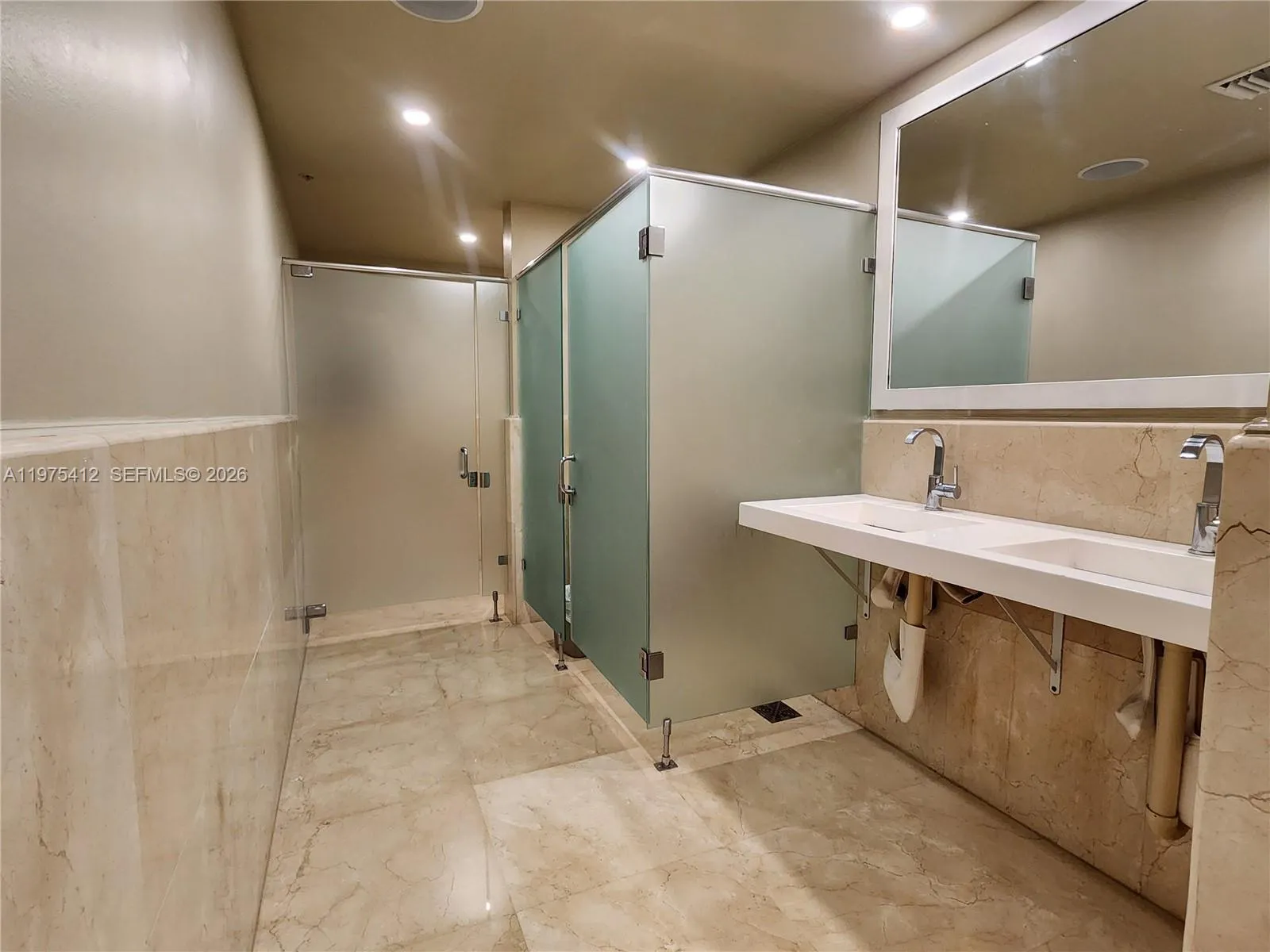 690 Sw 1st Ct 1121, Miami, Florida 33130, Miami, Florida 33130, 1 Bedroom Bedrooms, ,1 BathroomBathrooms,Residential Lease,For Rent,690 Sw 1st Ct 1121, Miami, Florida 33130,A11975412