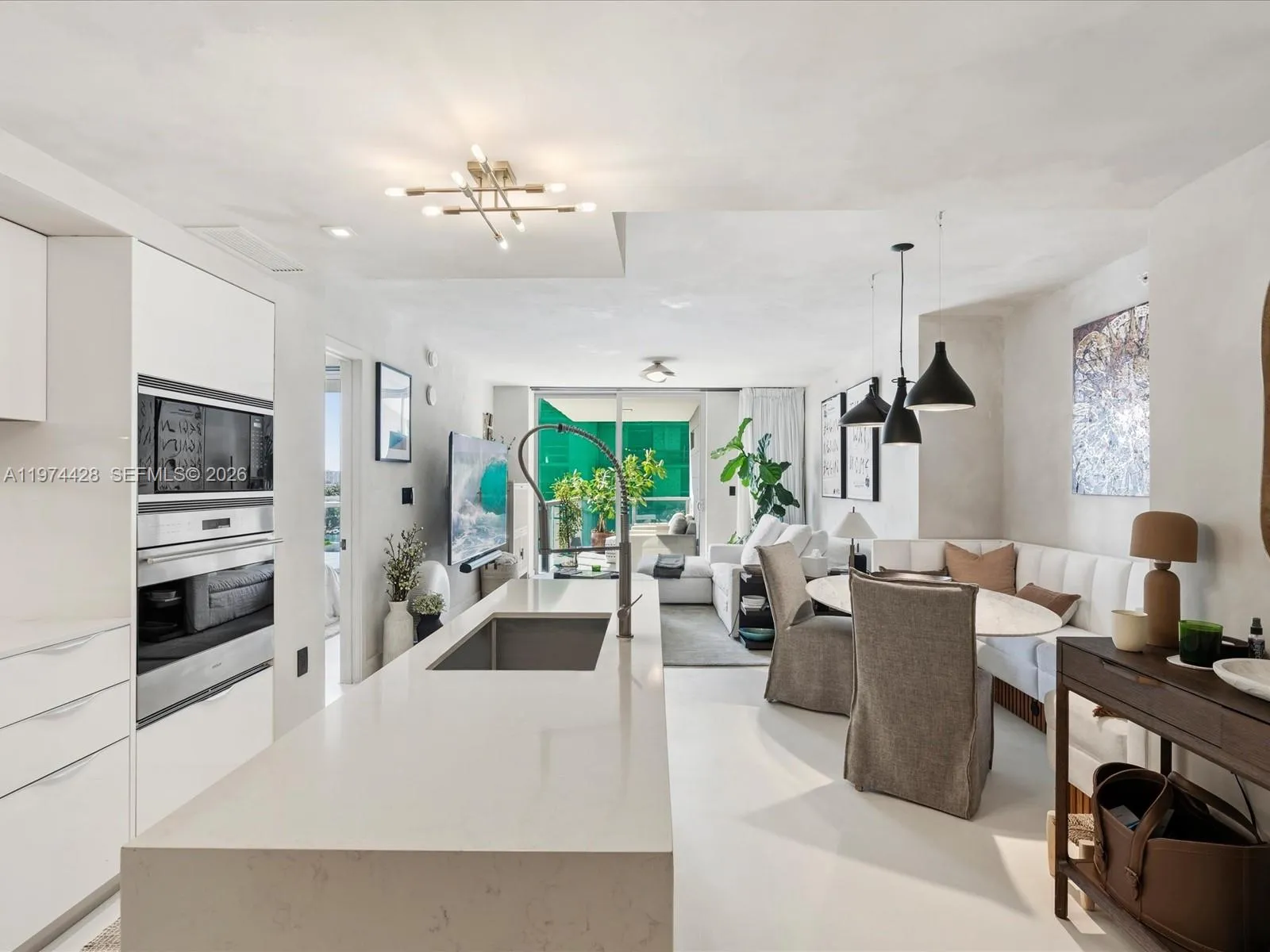 9521 E Bay Harbor Dr 705, Bay Harbor Islands, Flor, Bay Harbor Islands, Florida 33154, 1 Bedroom Bedrooms, ,2 BathroomsBathrooms,Residential Lease,For Rent,9521 E Bay Harbor Dr 705, Bay Harbor Islands, Flor,A11974428