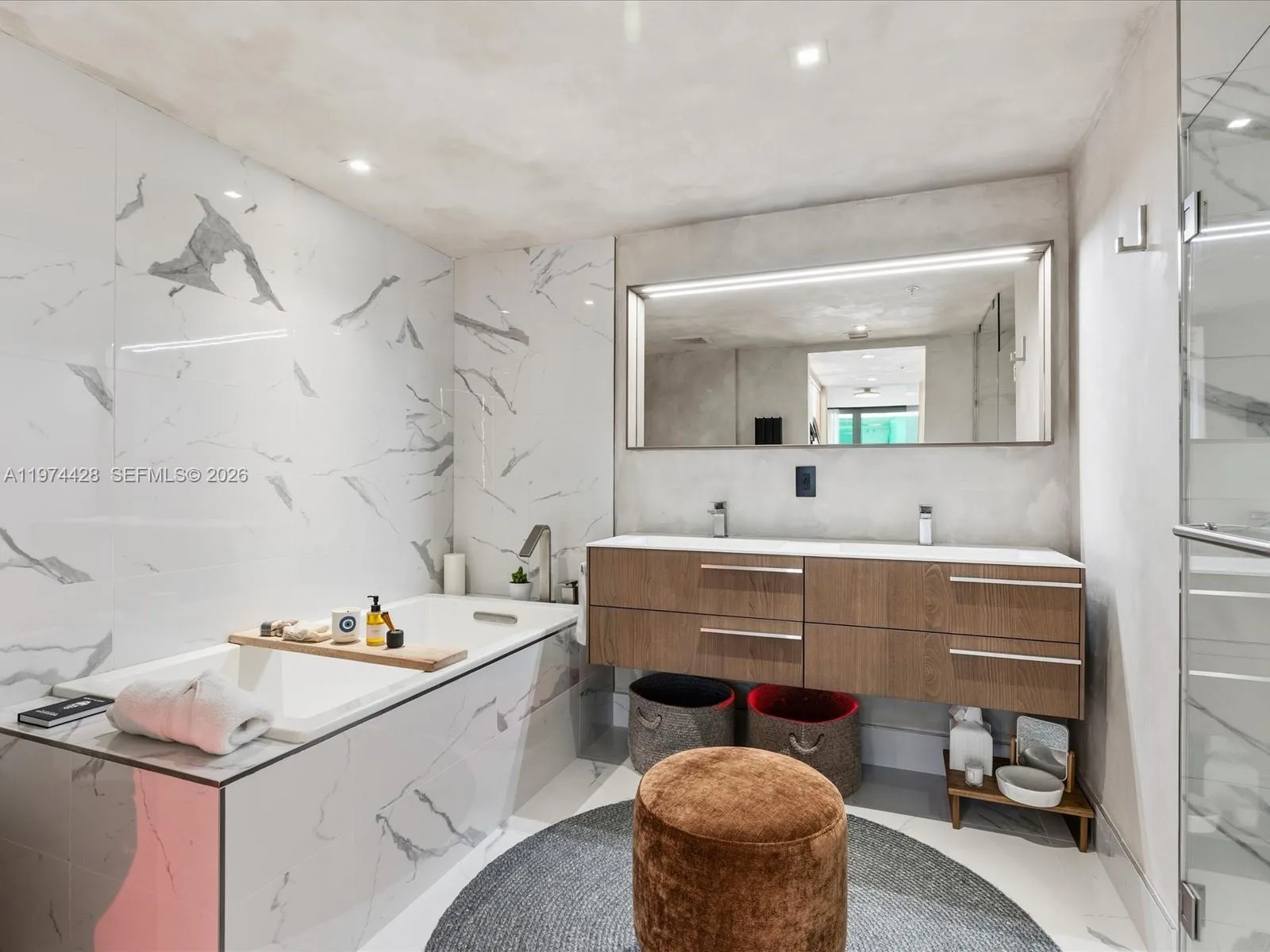 9521 E Bay Harbor Dr 705, Bay Harbor Islands, Flor, Bay Harbor Islands, Florida 33154, 1 Bedroom Bedrooms, ,2 BathroomsBathrooms,Residential Lease,For Rent,9521 E Bay Harbor Dr 705, Bay Harbor Islands, Flor,A11974428