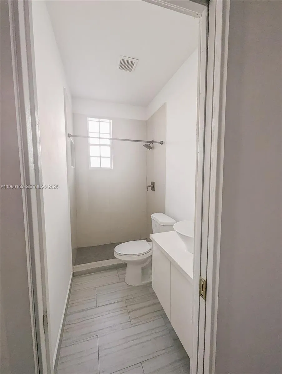 1719 Sw 15th St, Miami, Florida 33145, Miami, Florida 33145, 3 Bedrooms Bedrooms, ,2 BathroomsBathrooms,Residential Lease,For Rent,1719 Sw 15th St, Miami, Florida 33145,A11980168
