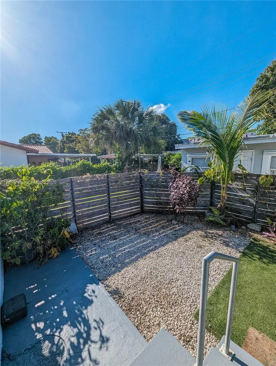 1719 Sw 15th St, Miami, Florida 33145, Miami, Florida 33145, 3 Bedrooms Bedrooms, ,2 BathroomsBathrooms,Residential Lease,For Rent,1719 Sw 15th St, Miami, Florida 33145,A11980168