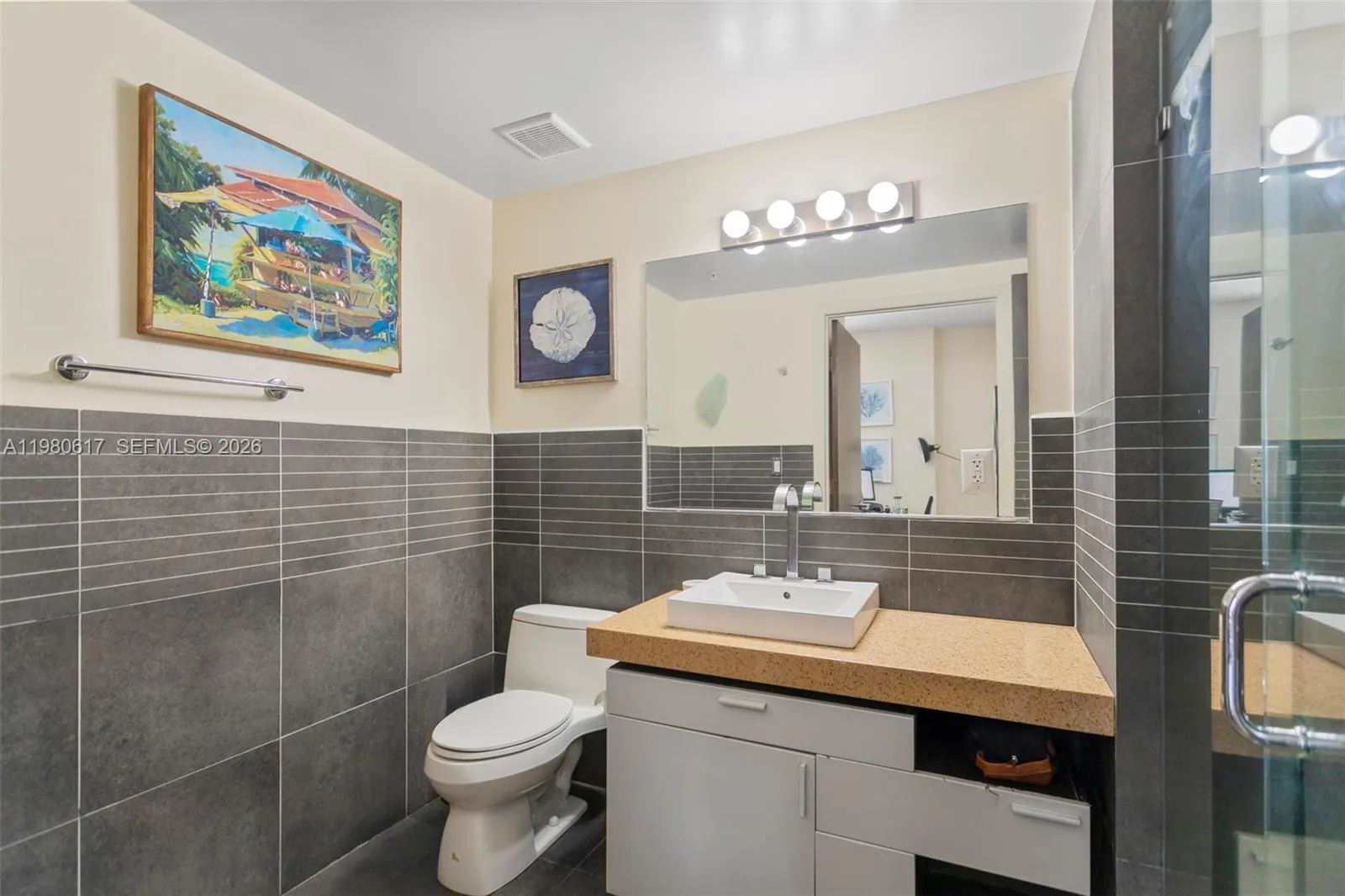 435 21st St 301, Miami Beach, Florida 33139, Miami Beach, Florida 33139, 2 Bedrooms Bedrooms, ,2 BathroomsBathrooms,Residential Lease,For Rent,435 21st St 301, Miami Beach, Florida 33139,A11980617