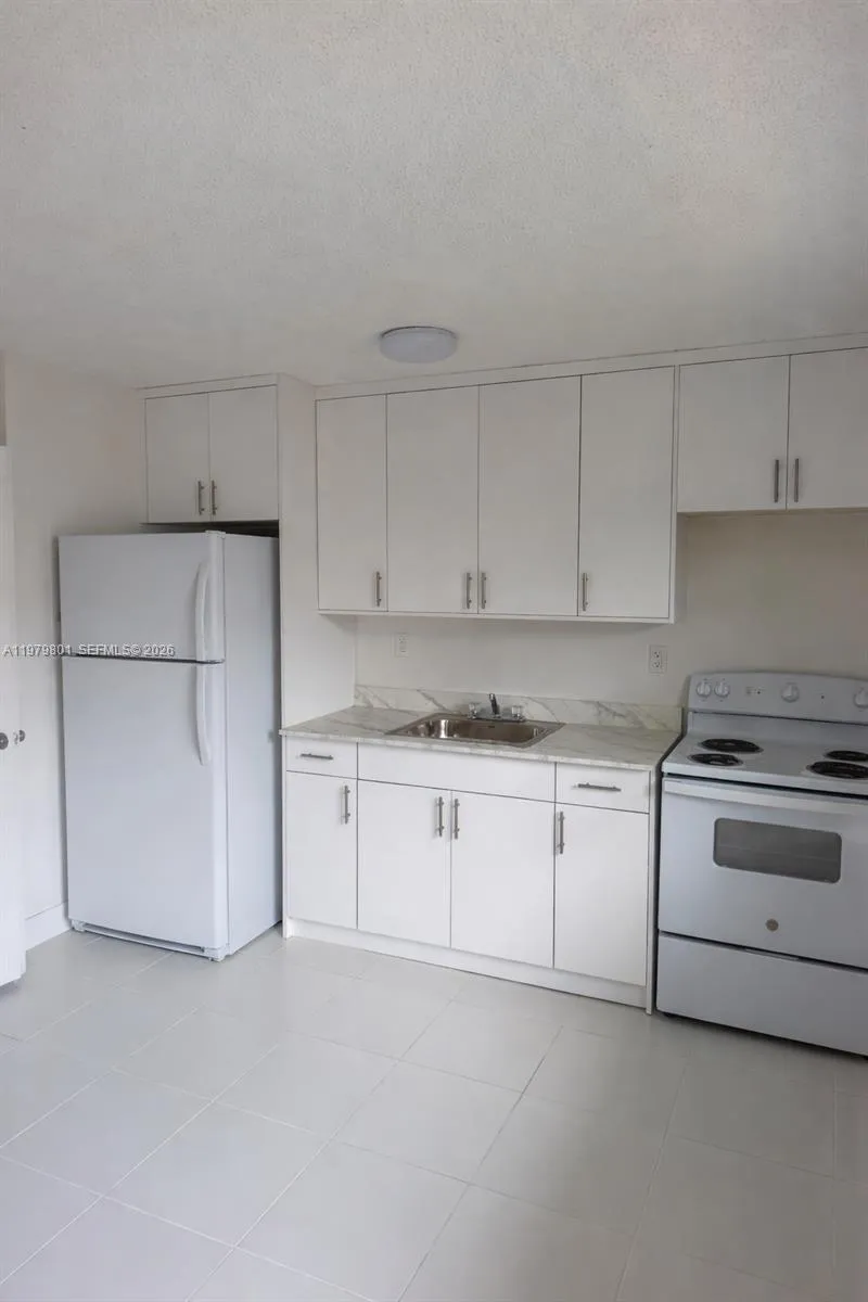 1077 Nw 45th Ave 0, Miami, Florida 33126, Miami, Florida 33126, 1 Bedroom Bedrooms, ,1 BathroomBathrooms,Residential Lease,For Rent,1077 Nw 45th Ave 0, Miami, Florida 33126,A11979801