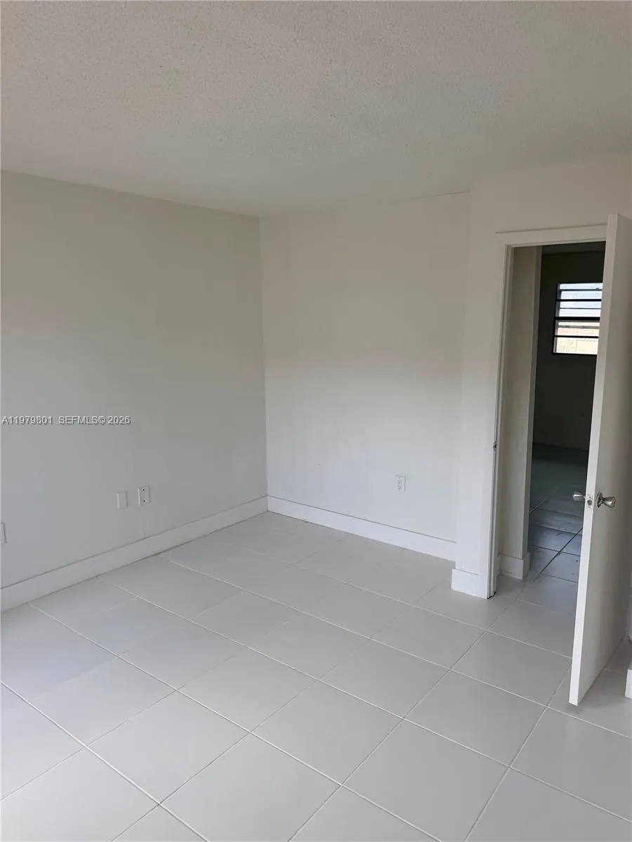 1077 Nw 45th Ave 0, Miami, Florida 33126, Miami, Florida 33126, 1 Bedroom Bedrooms, ,1 BathroomBathrooms,Residential Lease,For Rent,1077 Nw 45th Ave 0, Miami, Florida 33126,A11979801