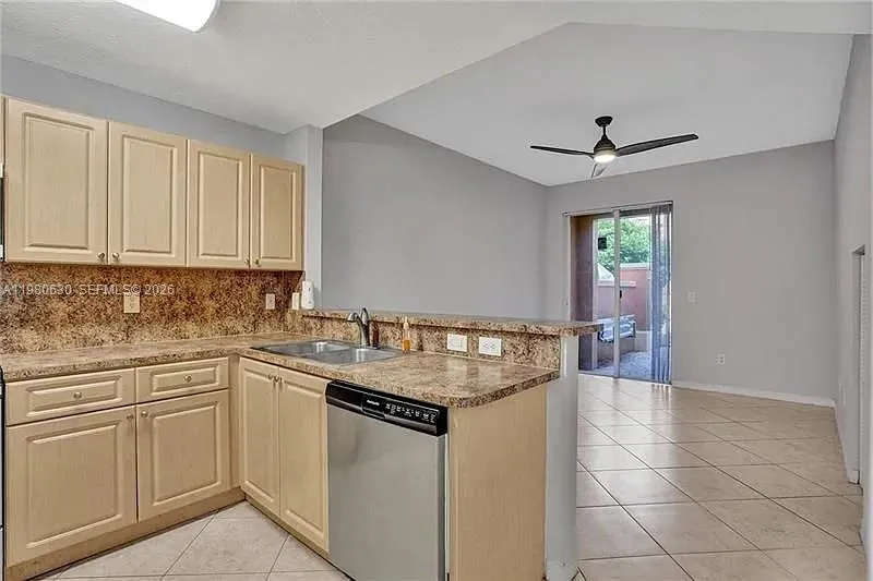2325 Mariner Ct 2809, Dania Beach, Florida 33312, Dania Beach, Florida 33312, 3 Bedrooms Bedrooms, ,2 BathroomsBathrooms,Residential Lease,For Rent,2325 Mariner Ct 2809, Dania Beach, Florida 33312,A11980630