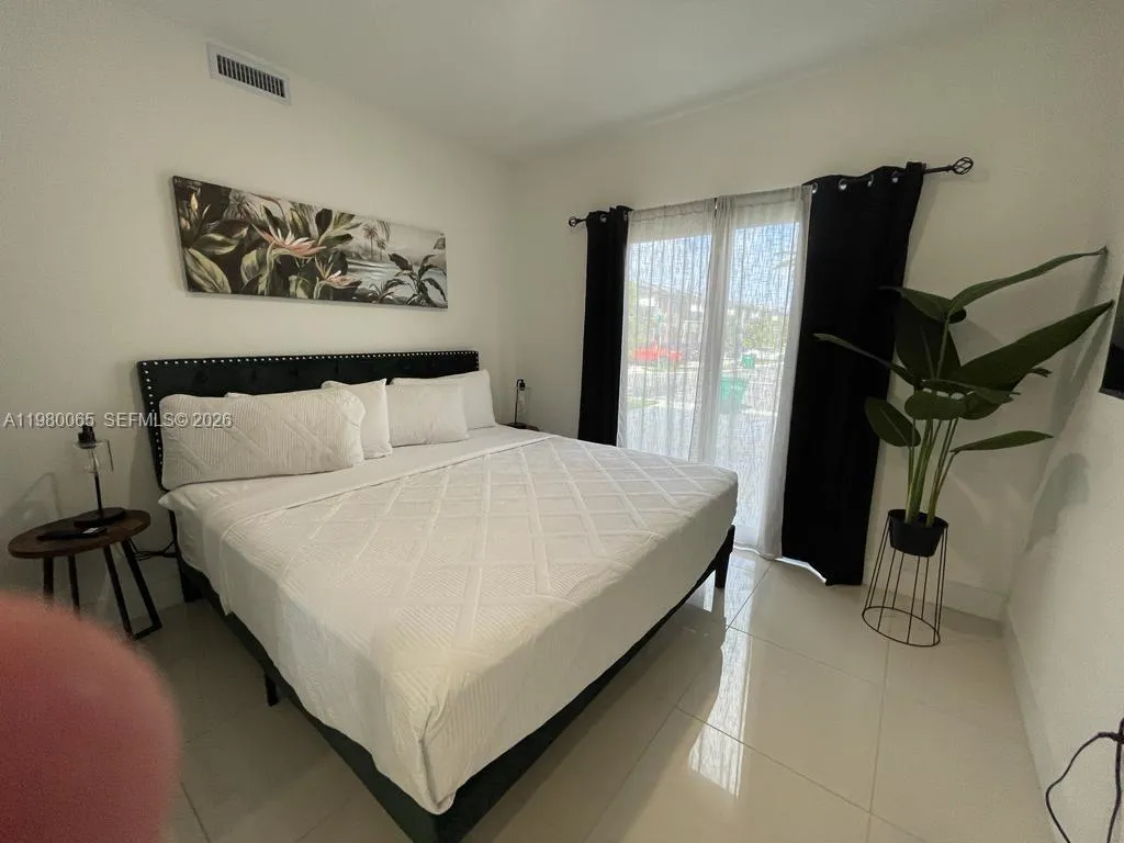 302 Nw 11th Ct 302, Florida City, Florida 33034, Florida City, Florida 33034, 5 Bedrooms Bedrooms, ,4 BathroomsBathrooms,Residential Lease,For Rent,302 Nw 11th Ct 302, Florida City, Florida 33034,A11980065