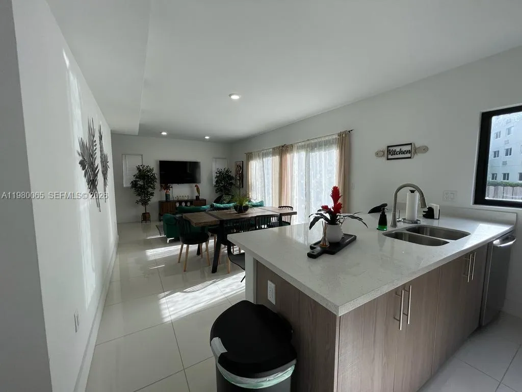 302 Nw 11th Ct 302, Florida City, Florida 33034, Florida City, Florida 33034, 5 Bedrooms Bedrooms, ,4 BathroomsBathrooms,Residential Lease,For Rent,302 Nw 11th Ct 302, Florida City, Florida 33034,A11980065